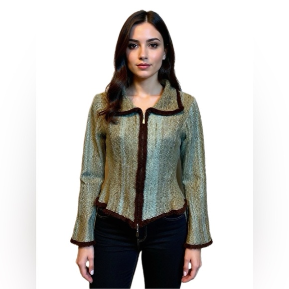 Shein’s DAZY Women’s Size XS Fuzzy Zip-Up with Brown Trim Flared Sleeve Sweater - Picture 1 of 7
